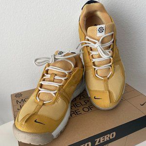 Nike Free Terra Vista -Gold and Dark Navy  CZ1757-700 -Size 8